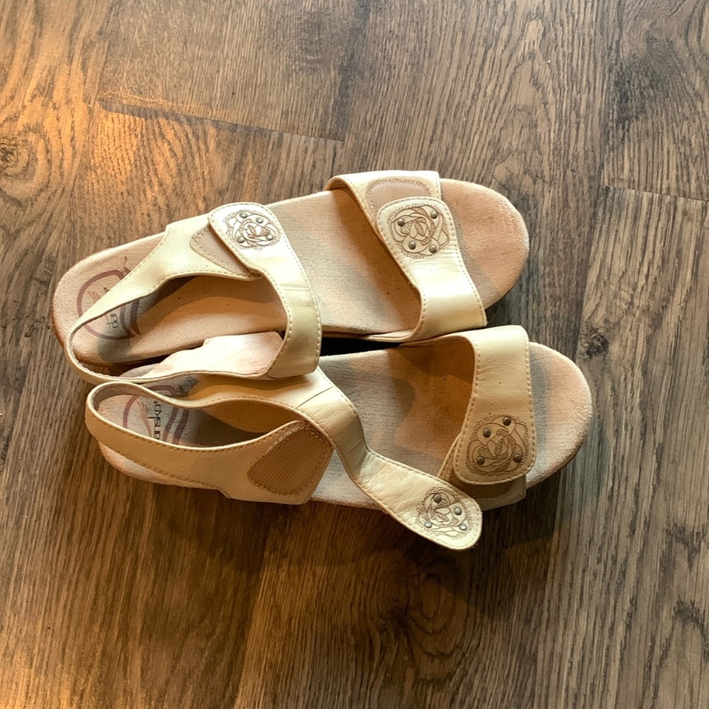 Dansko Sandals Size 40
